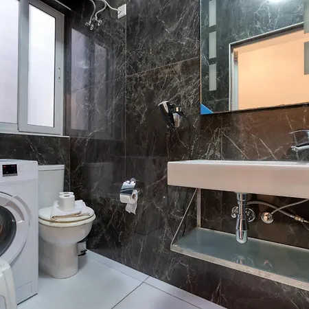 Cosy 1br Penthouse With Private Terrace In Gzira By 360 Estates Apartamento Sliema