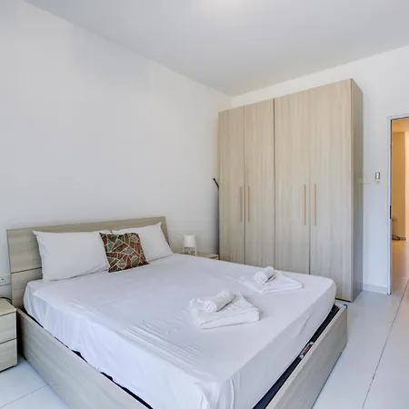 Cosy 1br Penthouse With Private Terrace In Gzira By 360 Estates شقة سليمة