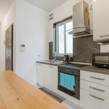 Cosy 1br Penthouse With Private Terrace In Gzira By 360 Estates سليمة