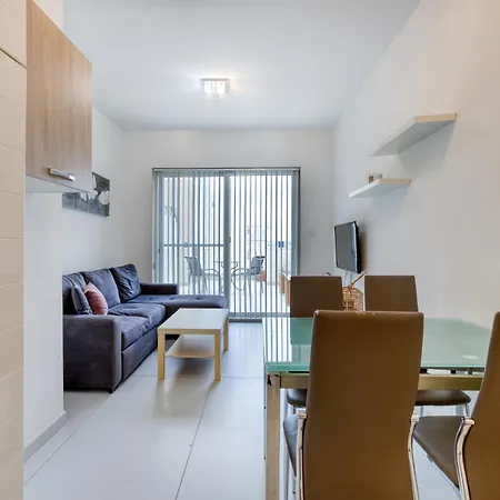 Cosy 1br Penthouse With Private Terrace In Gzira By 360 Estates * Sliema
