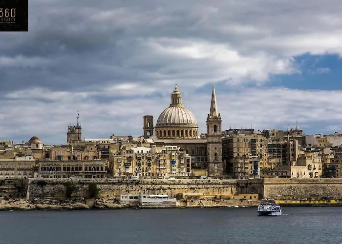 Cosy 1br Penthouse With Private Terrace In Gzira By 360 Estates * Sliema