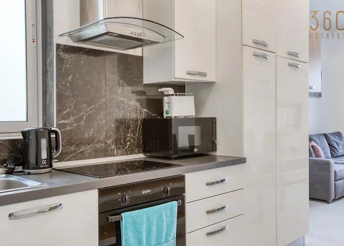 Cosy 1br Penthouse With Private Terrace In Gzira By 360 Estates Appartement